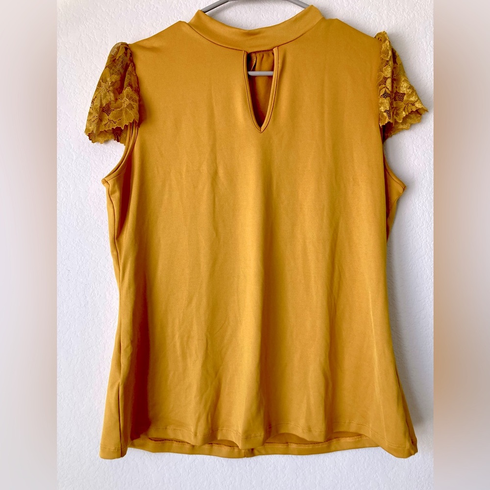 NWOT Azorti solid mustard yellow top | keyhole neckline lace cap sleeve